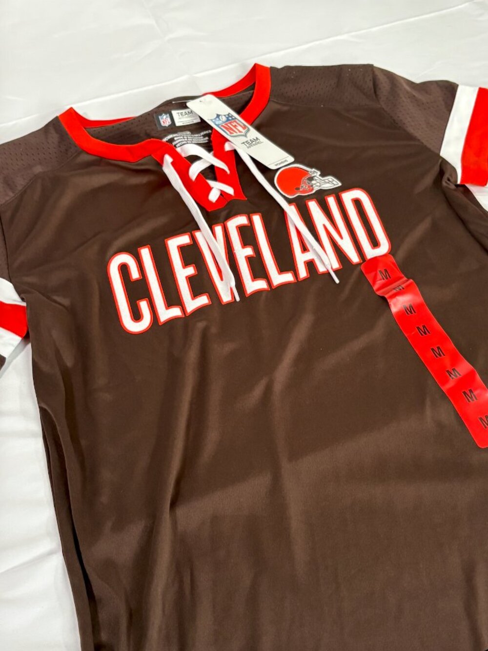 NWT Cleveland Browns Women's NFL Apparel Lightweight Jersey Tee | Size Medium